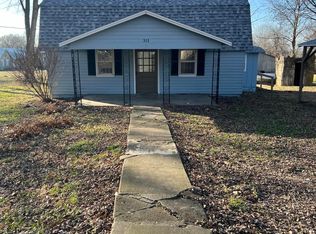 313 Park St, Halltown, MO 65664
