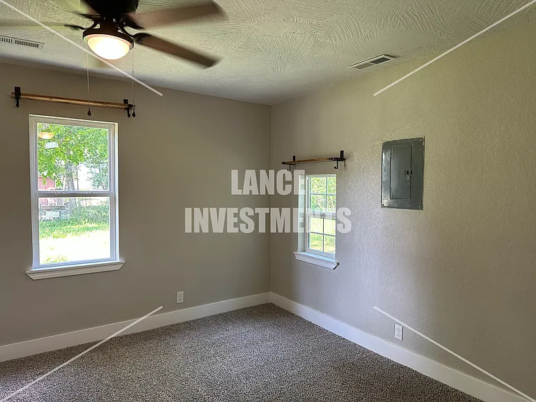 813 S McKinley Ave — Photo 11