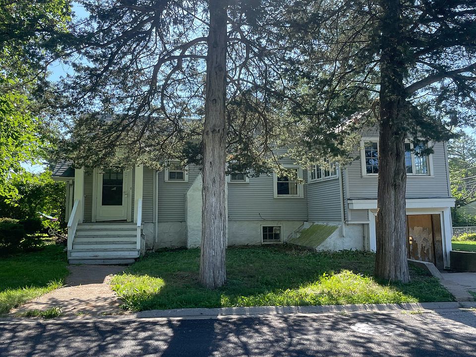 1st image of 121 Glenwood Dr