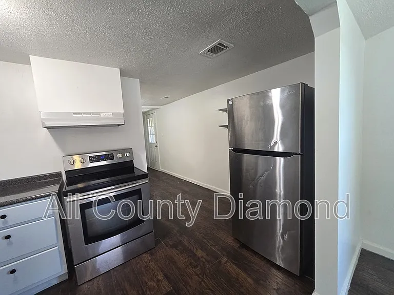 237 Helen Ave #B — Photo 5