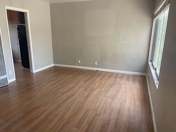 4th image of 4877 Coronado Ave