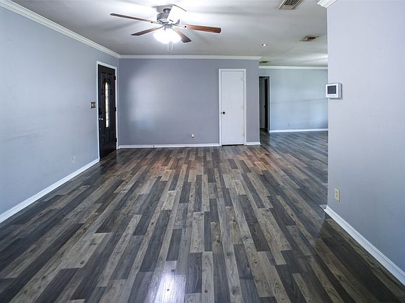 4th image of 1009 W Edwards St
