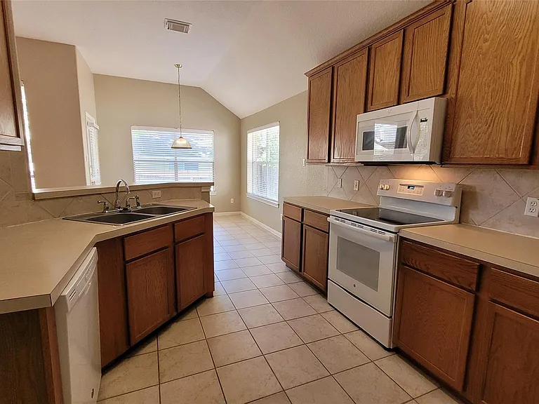 3825 Evergreen Way — Photo 16