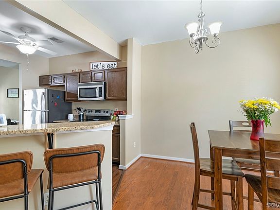 3rd image of 2957 Queensland Dr