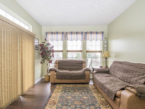 3rd image of 1028 Jeanett Way