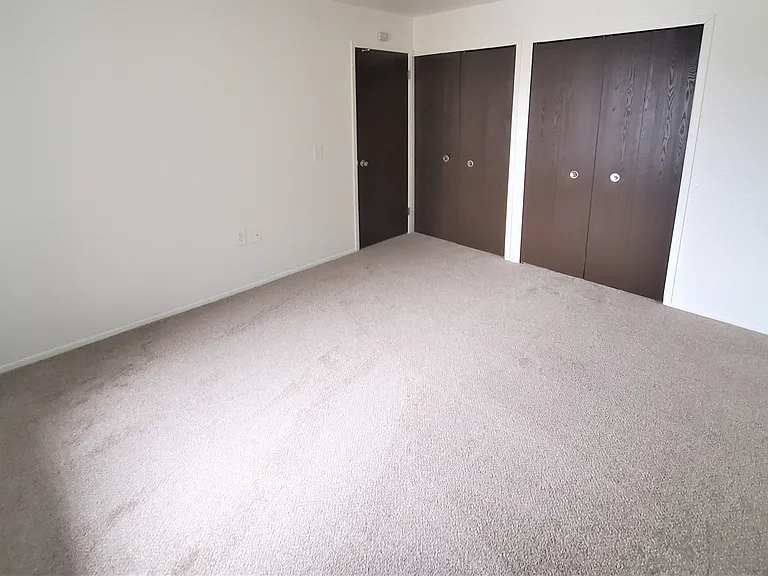 Windsor Place Apartments — Photo 135