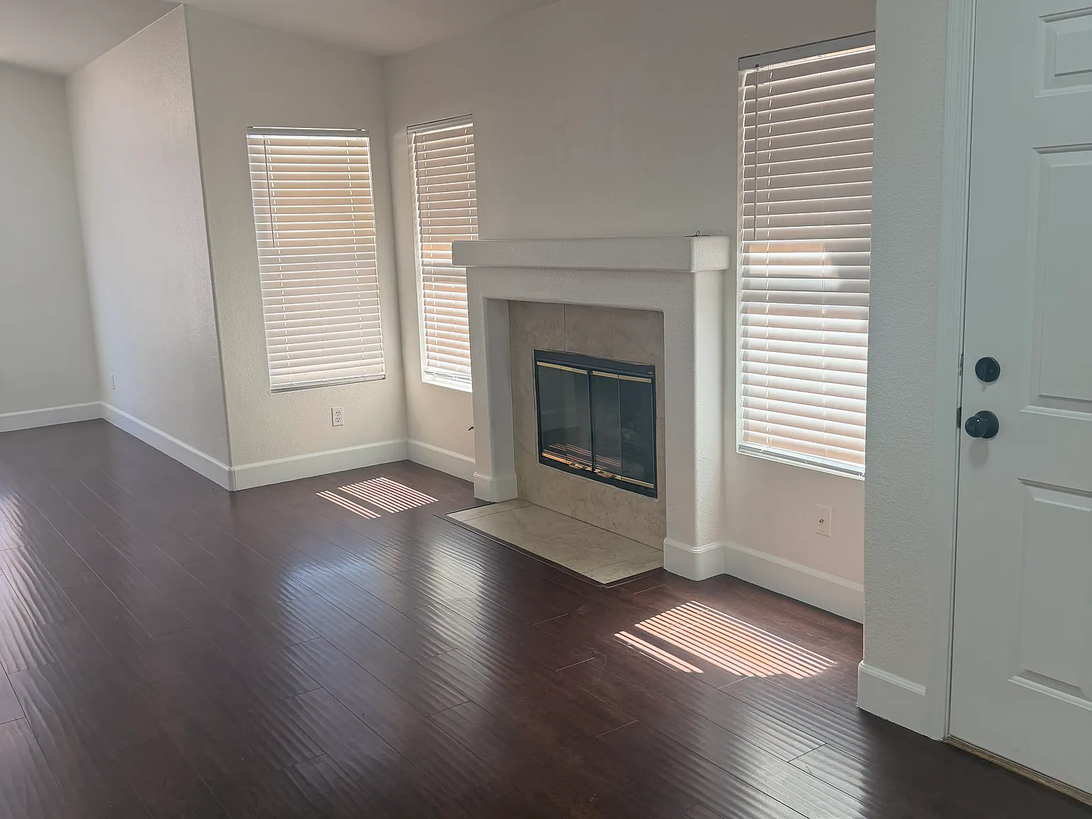 3 bed, 1312 sqft, $1,950 — Photo 3