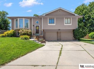 15432 Karloff Cir, Omaha, NE 68138