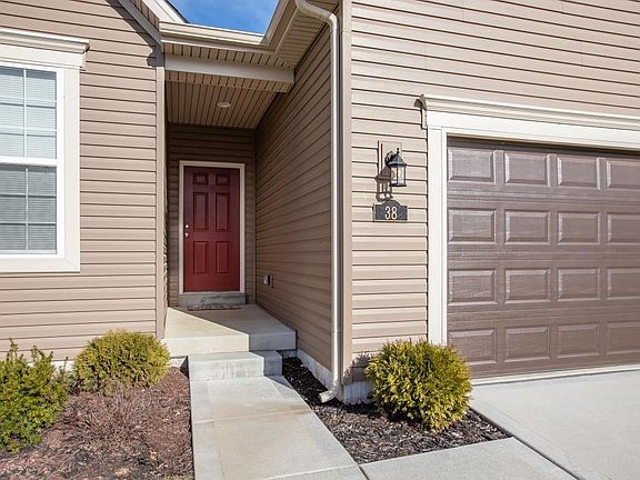 2nd image of 38 Huntleigh Park Ct