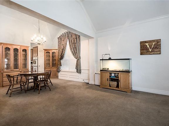 3rd image of 241 Mimosa Dr
