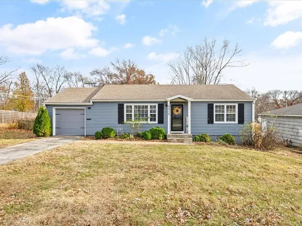 8815 Hemlock Dr, Overland Park, KS 66212