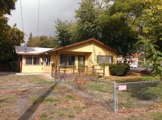 421 E Main St, Rogue River, OR 97537