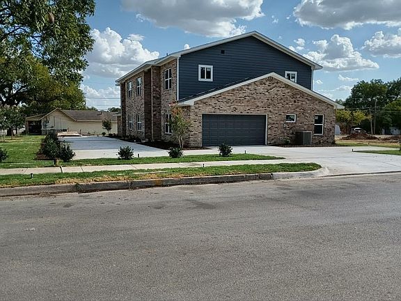 3rd image of 1104 S Mesquite St