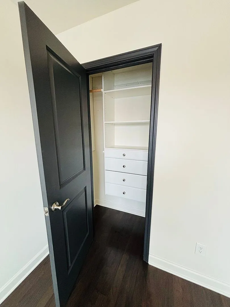 3-4 Bedroom, 3.5 Bath Townhouse — Photo 4