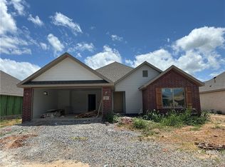 221 Palm St, Centerton, AR 72713