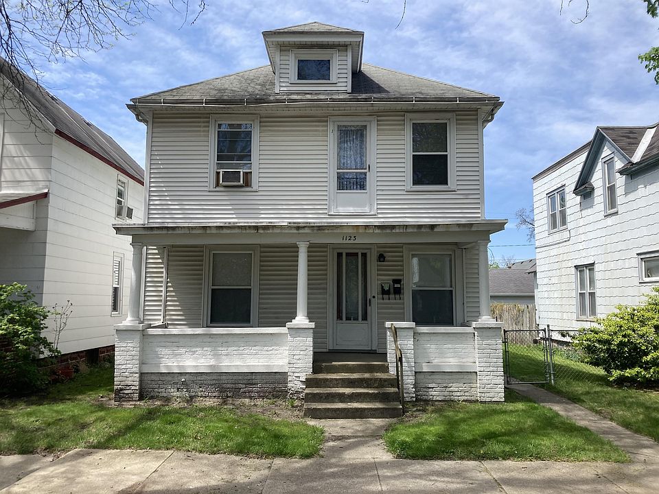 1st image of 1123 Fremont Ave NW #1