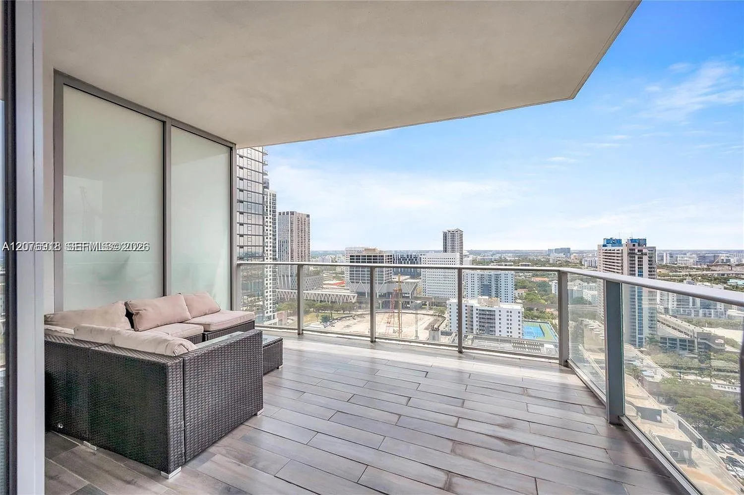 Paramount Miami Worldcent — Photo 2