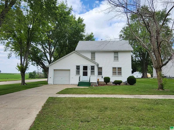 420 W Day St, Paullina, IA 51046