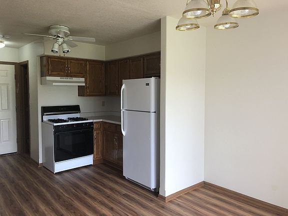 3rd image of 1558 Girard Way