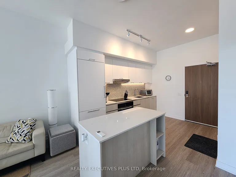 8188 Yonge St #501 — Photo 5