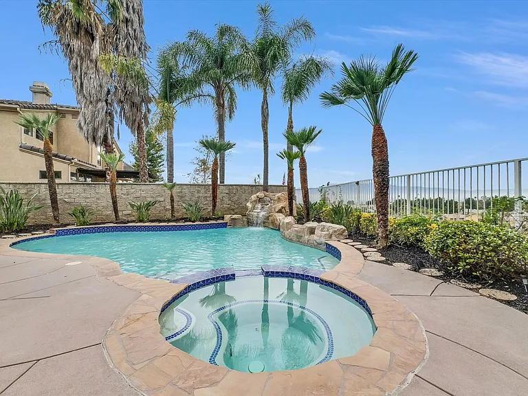 3061 Diamond View Cir — Photo 4