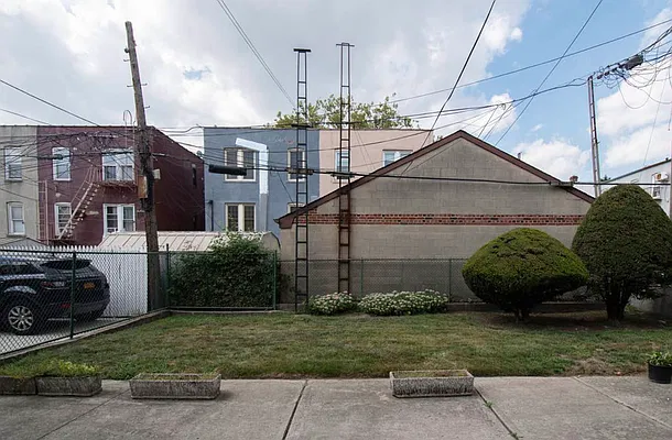 Rented by RealTegrity NY LLC | media 25