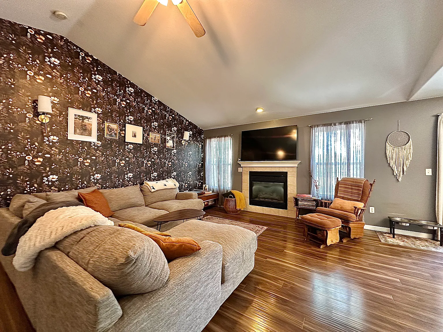 3 bed, 1258 sqft, $3,150 — Photo 3
