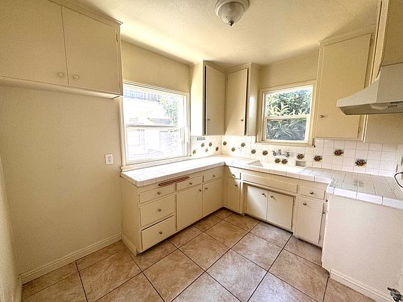 2nd image of 6 Bonita St #1
