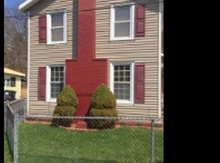 12 Maple Ln, Melrose, NY 12121