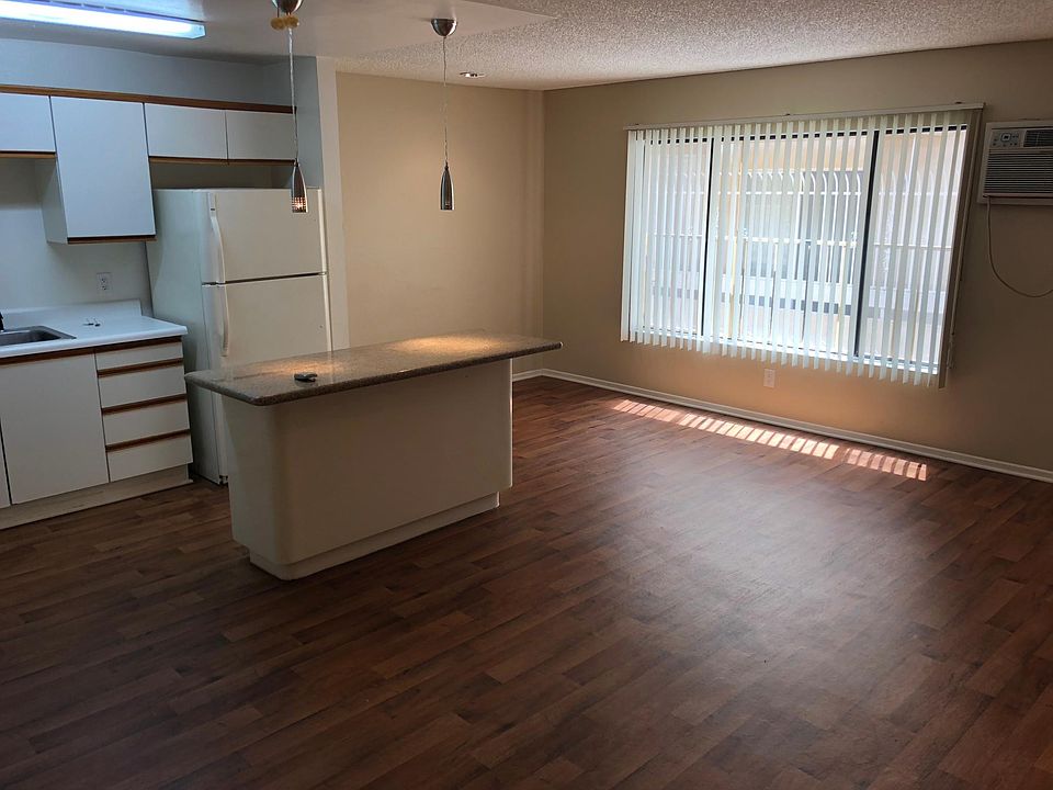 2nd image of 411 S Berendo St APT 206