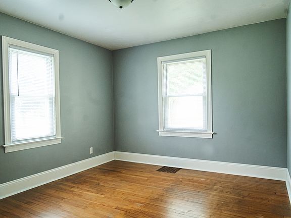 5th image of 374 Lincoln Ave