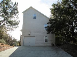 202 Stroud St, Emerald Isle, NC 28594