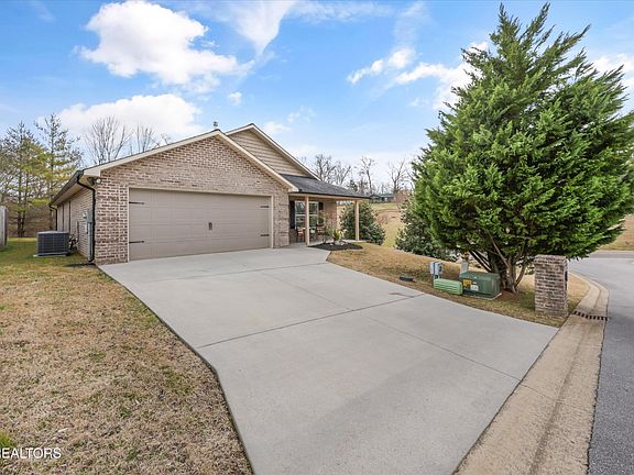 2nd image of 106 Ann Cove Ln