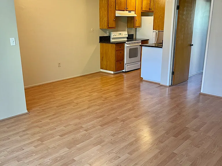 3146 Rowena Ave #6 — Photo 8