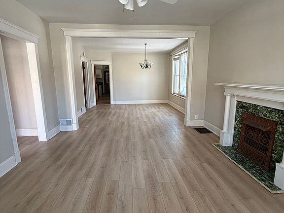 2nd image of 1257 W Cornelia Ave #1