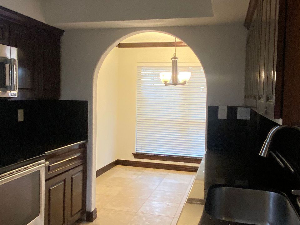 1st image of 3201 Briar Ct