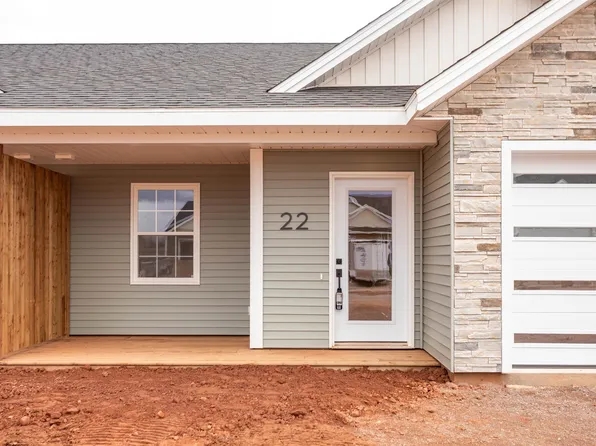 22 Samantha Ln, Cornwall, PE C0A 1H0