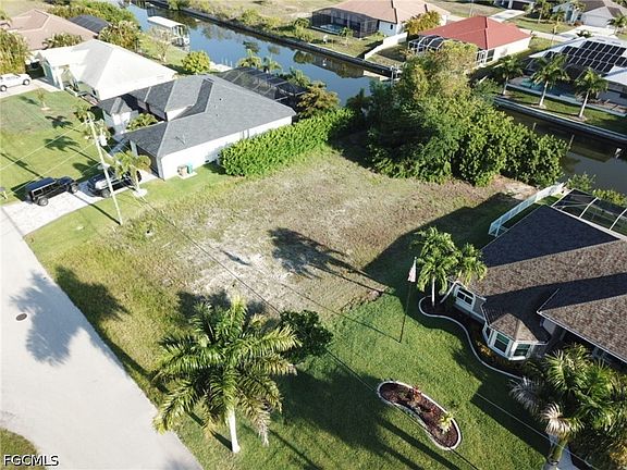 4th image of 1831 SW 31st Ter