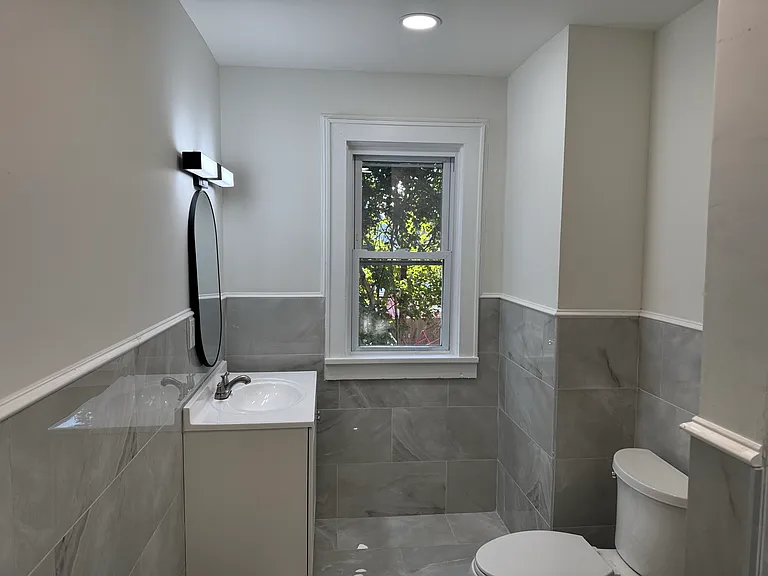 594 N Church St #2 — Photo 3