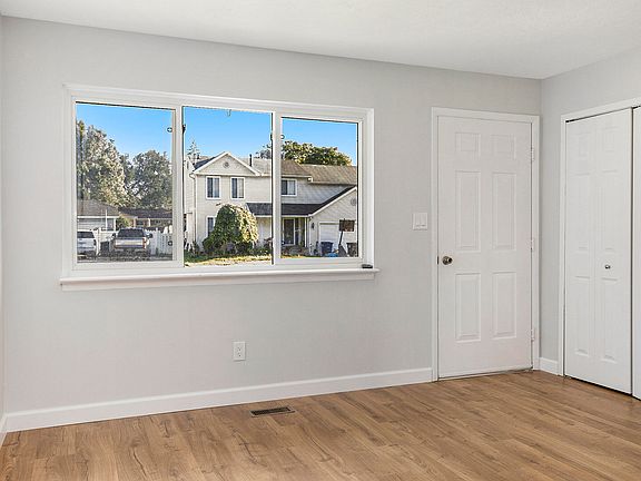 5th image of 33667 Melton St