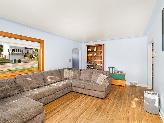 5th image of 2402 Piedmont Ave
