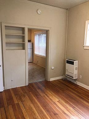 2nd image of 305 W McLoughlin Blvd APT 6