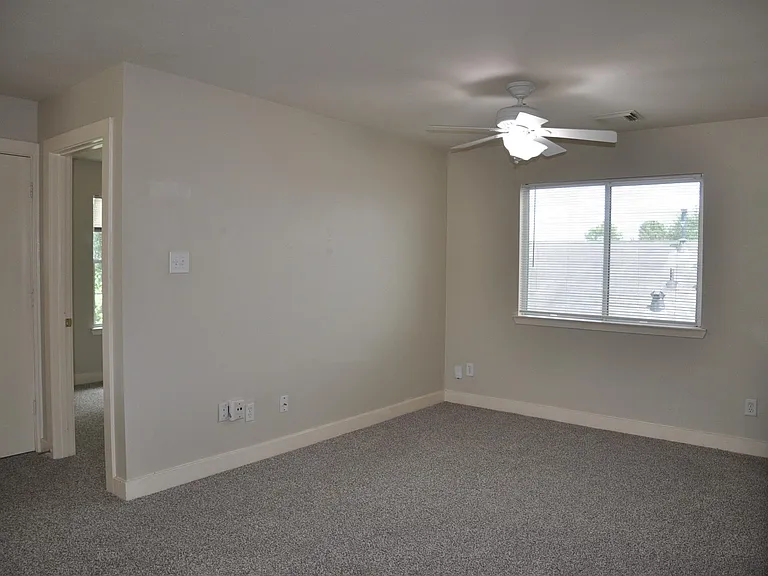 20734 Settlers Lake Cir N — Photo 21