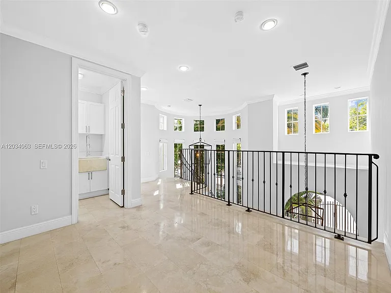 821 SE 2nd Ct — Photo 27