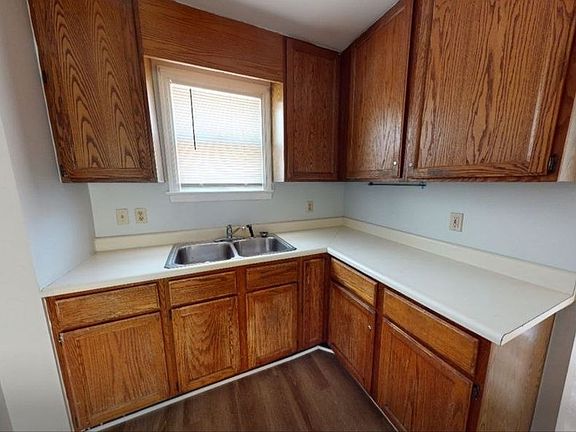 5th image of 785 N Maple Rd APT 1