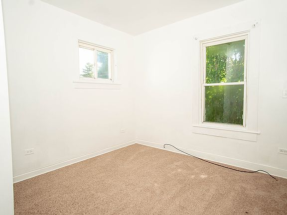 2nd image of 534 E Benton St