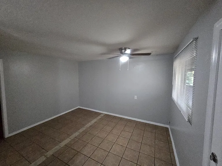 733 W 5th Ave #2 — Photo 13