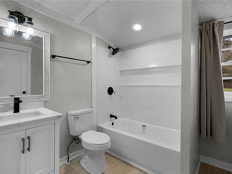 1214 Cave Spring Rd SW — Photo 16