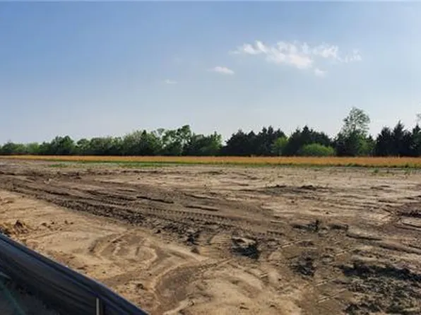 9626 Ingrid Dr, De Soto, KS 66018