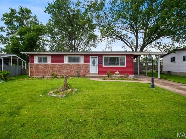 560 Falcon Dr, Florissant, MO 63031